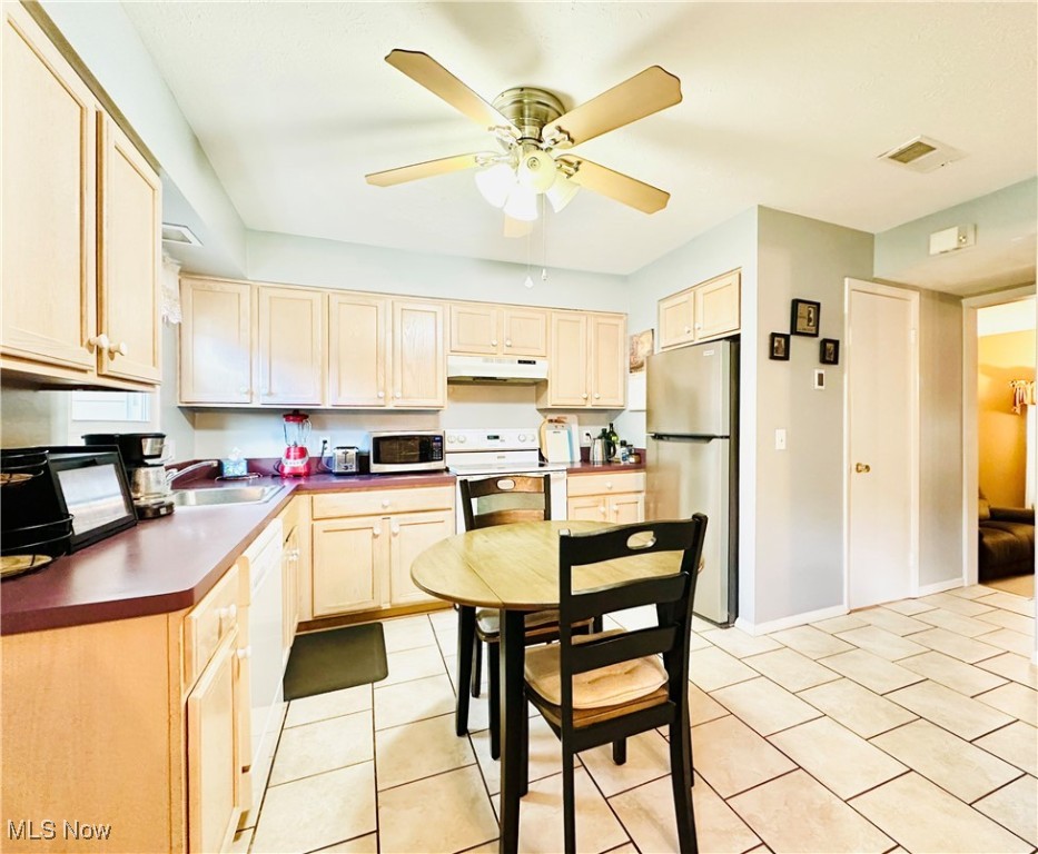 Deepwood Condo - Residential