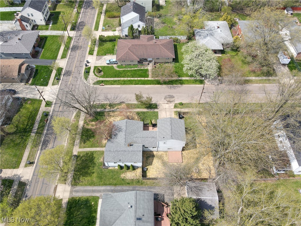 1363 Winhurst Drive, Akron, Ohio image 3