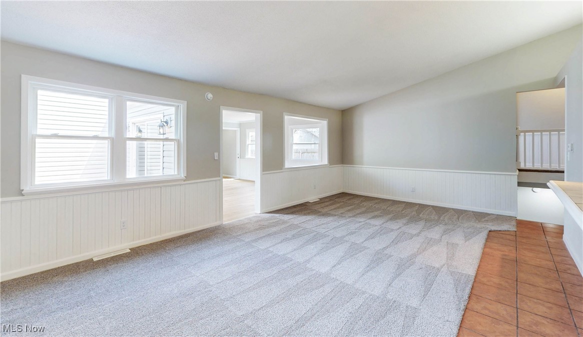 1363 Winhurst Drive, Akron, Ohio image 14