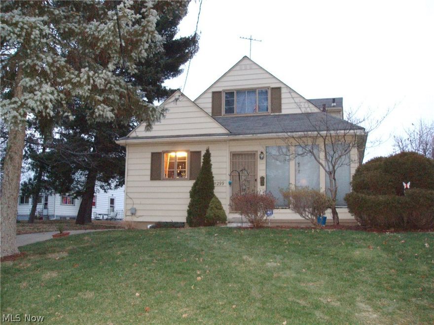 4 Bedroom 2.5 Bath Cape. Nice location near Riverside Drive