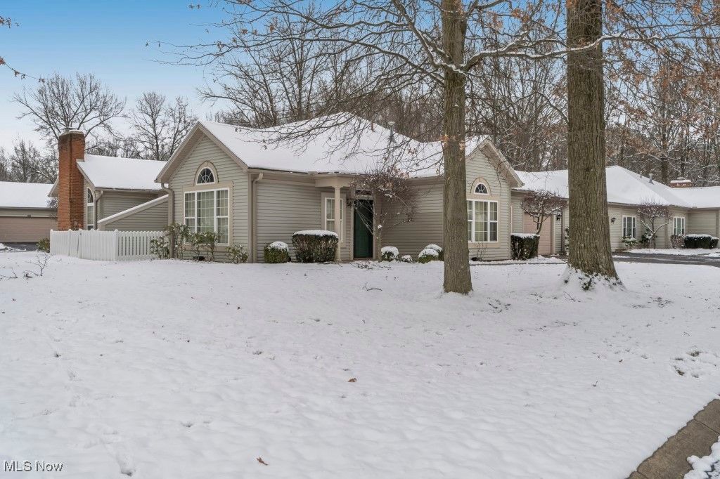 Photo of 11 Hunters Woods Boulevard #D, Canfield, OH 44406 (MLS # 5174412)