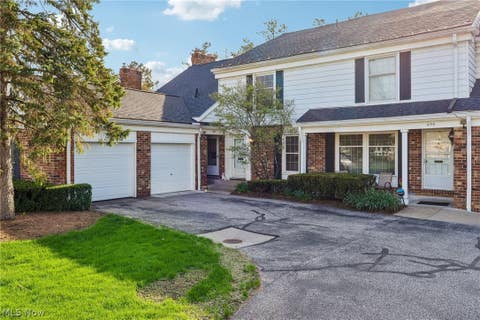 Photo for 34104 Chagrin Boulevard 3102