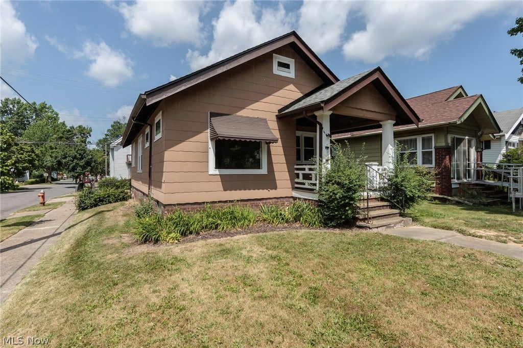 Photo of 3534 W 123rd Street, Cleveland, OH 44111 (MLS # 5224577)