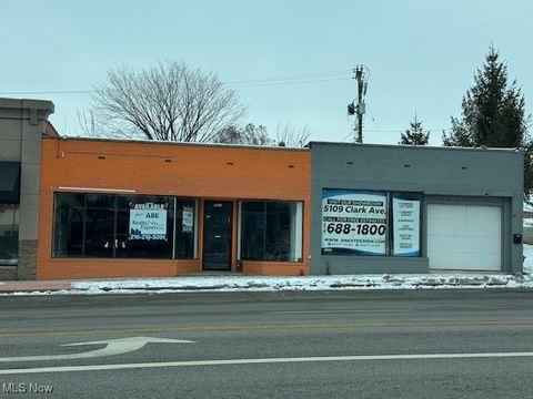 Photo of 5421 Pearl Road, Parma, OH 44129 (MLS # 5178491)