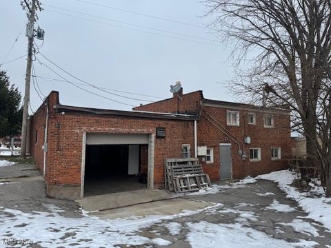 Tiny photo for 5421 Pearl Road, Parma, OH 44129 (MLS # 5178491)