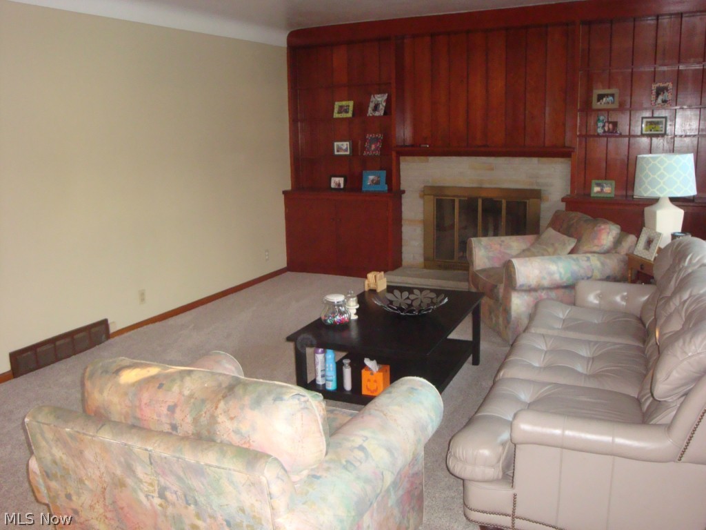 highland woods - Residential Lease