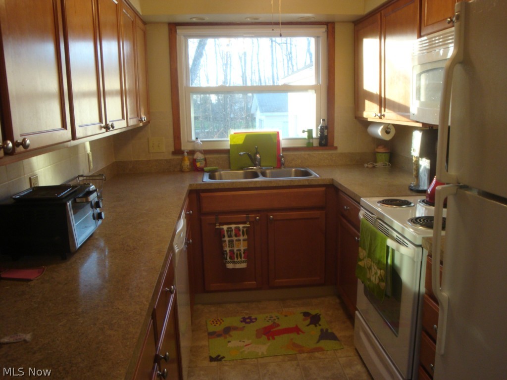 highland woods - Residential Lease