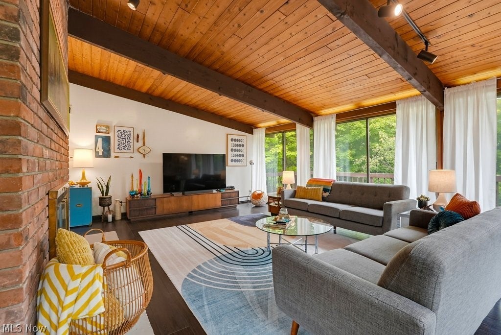 8886 Southbrook Trail
