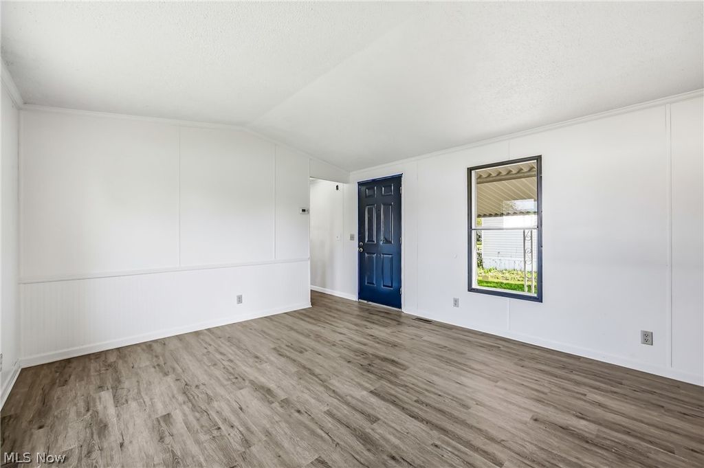 Photo of 605 Sugar Pines Drive SW, Warren, OH 44481 (MLS # 5202516)