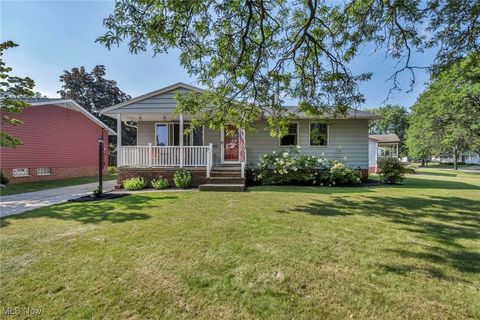 921 Colonel Drive, Cleveland, OH 44109 - #: 5148575