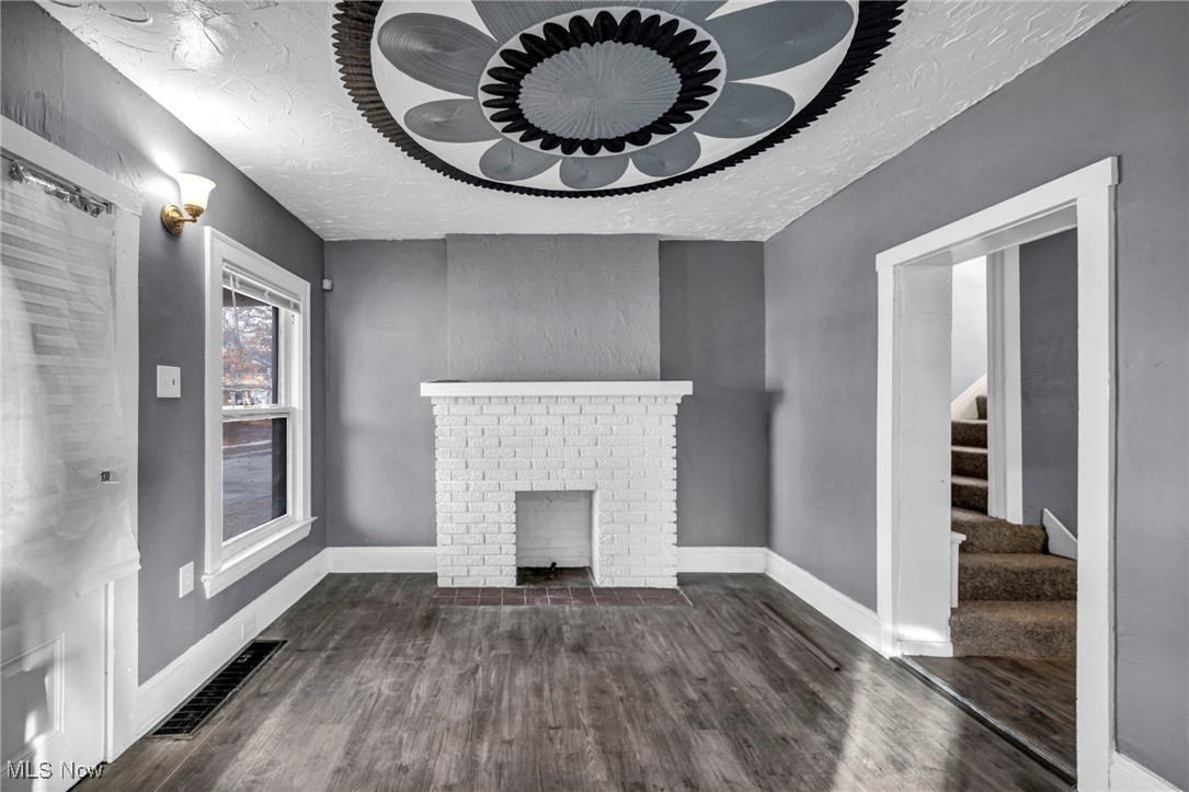 Lw Kelley Co Milan Hayden - Residential