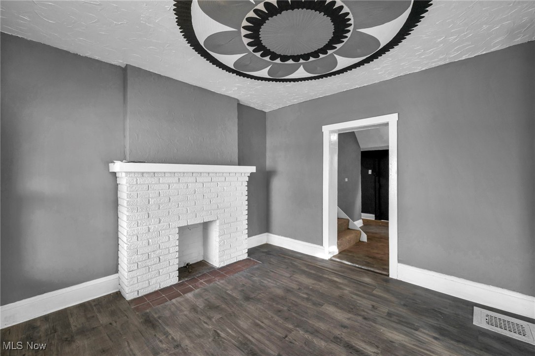 Lw Kelley Co Milan Hayden - Residential