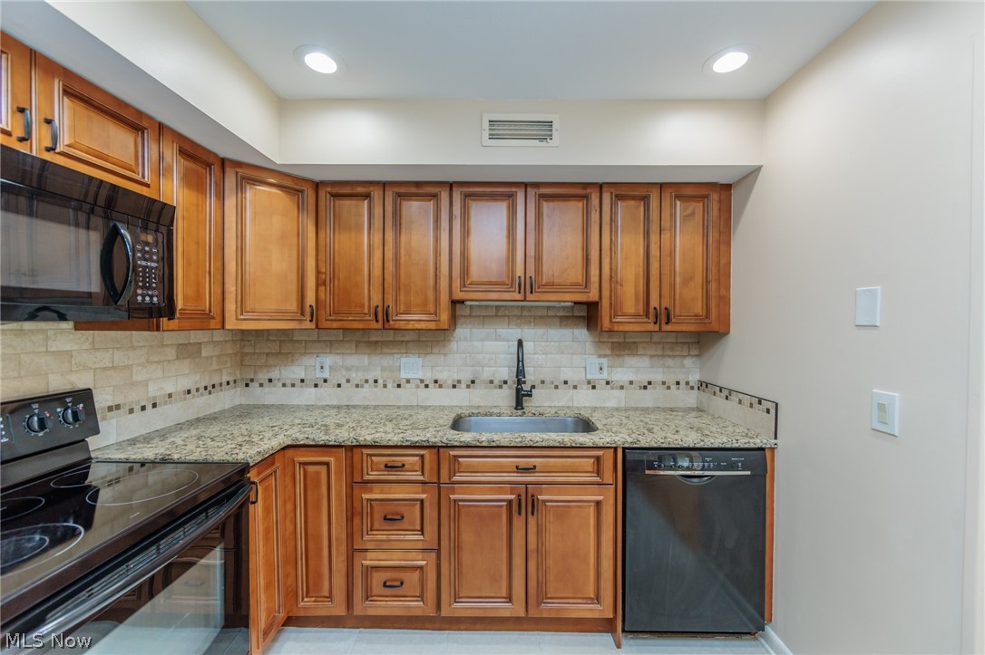 Oak Knolls Condo - Residential