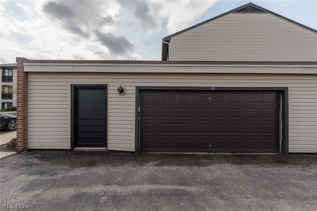 Oak Knolls Condo - Residential