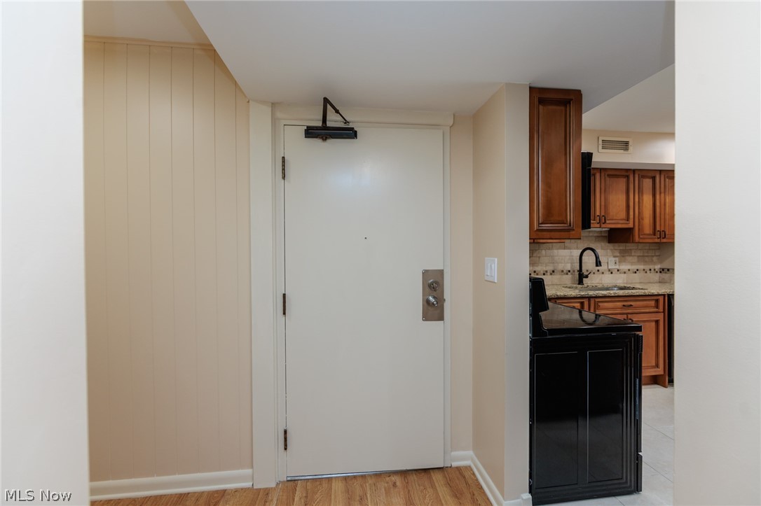 Oak Knolls Condo - Residential