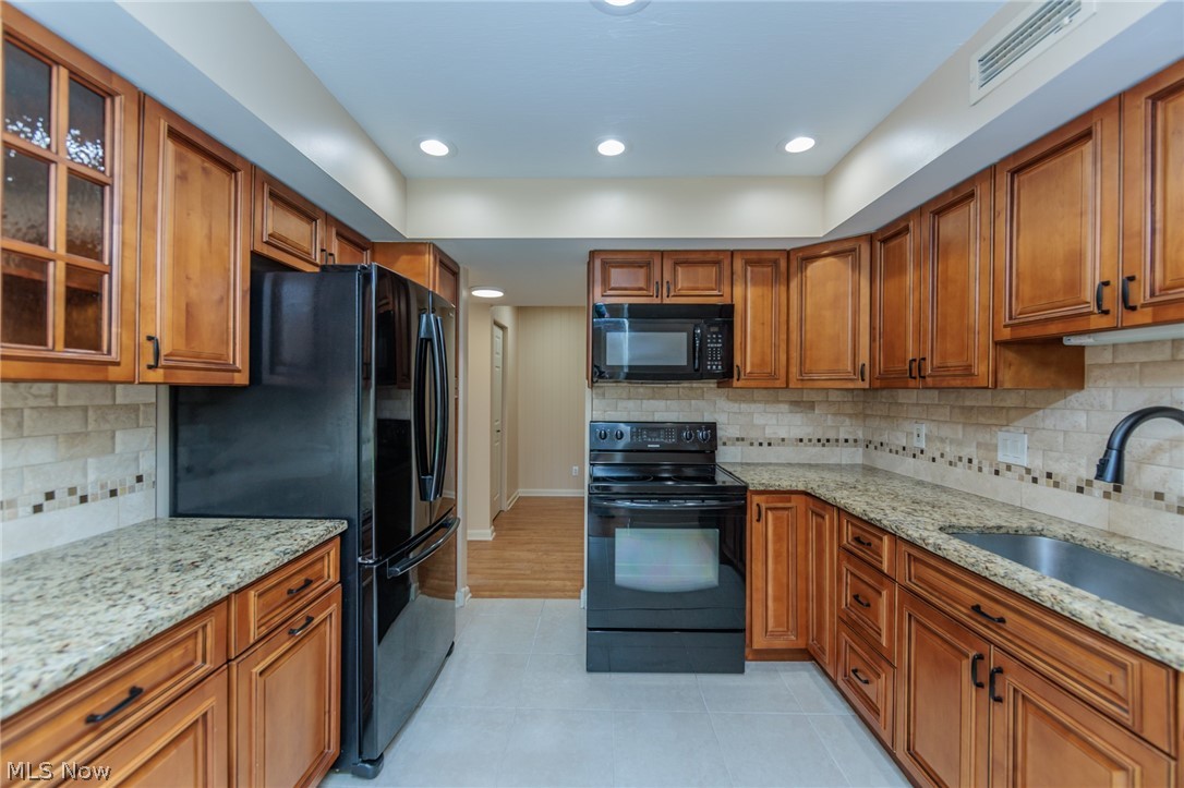 Oak Knolls Condo - Residential