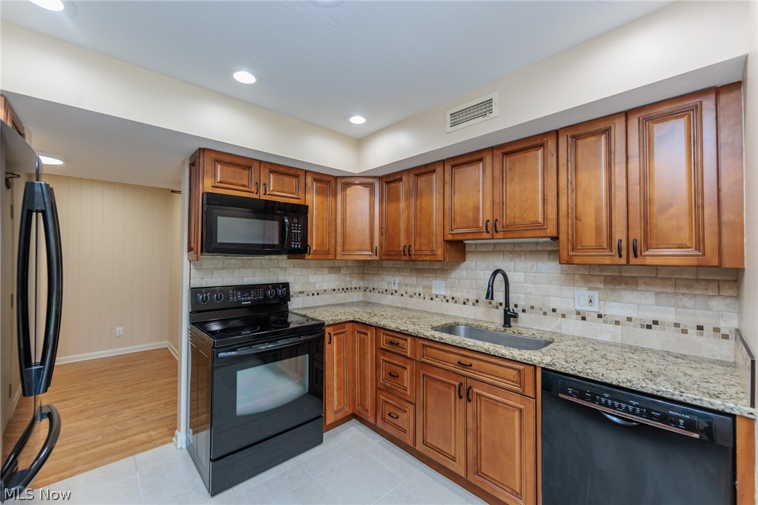 Oak Knolls Condo - Residential