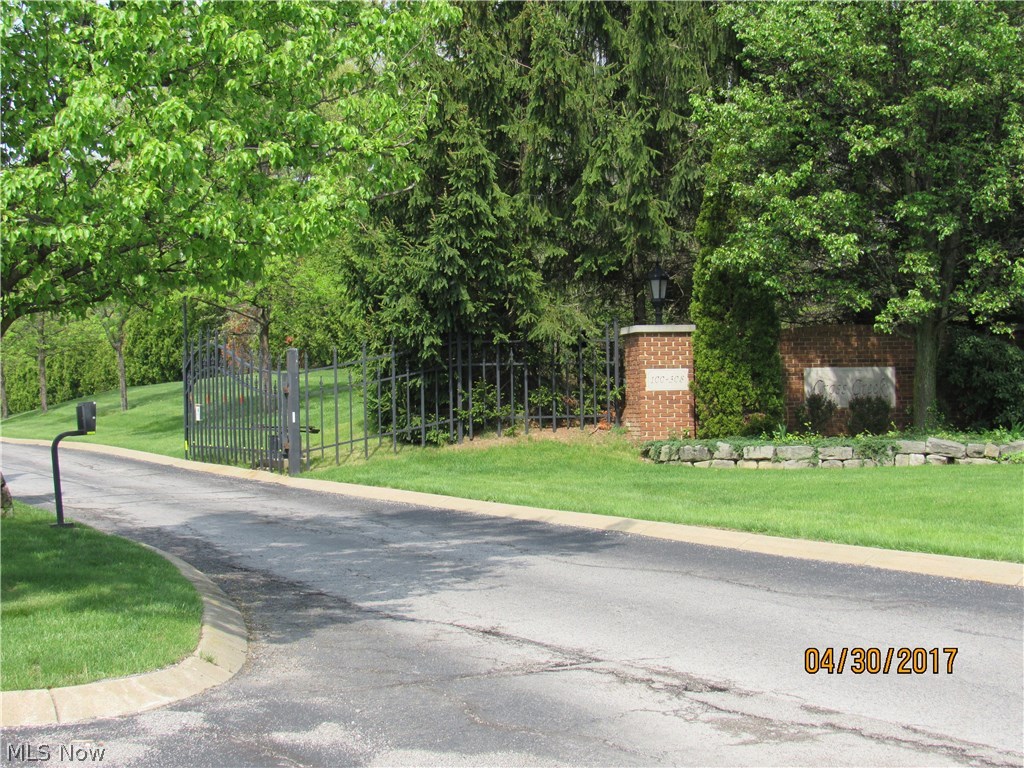 Cross Creek Condo - Residential