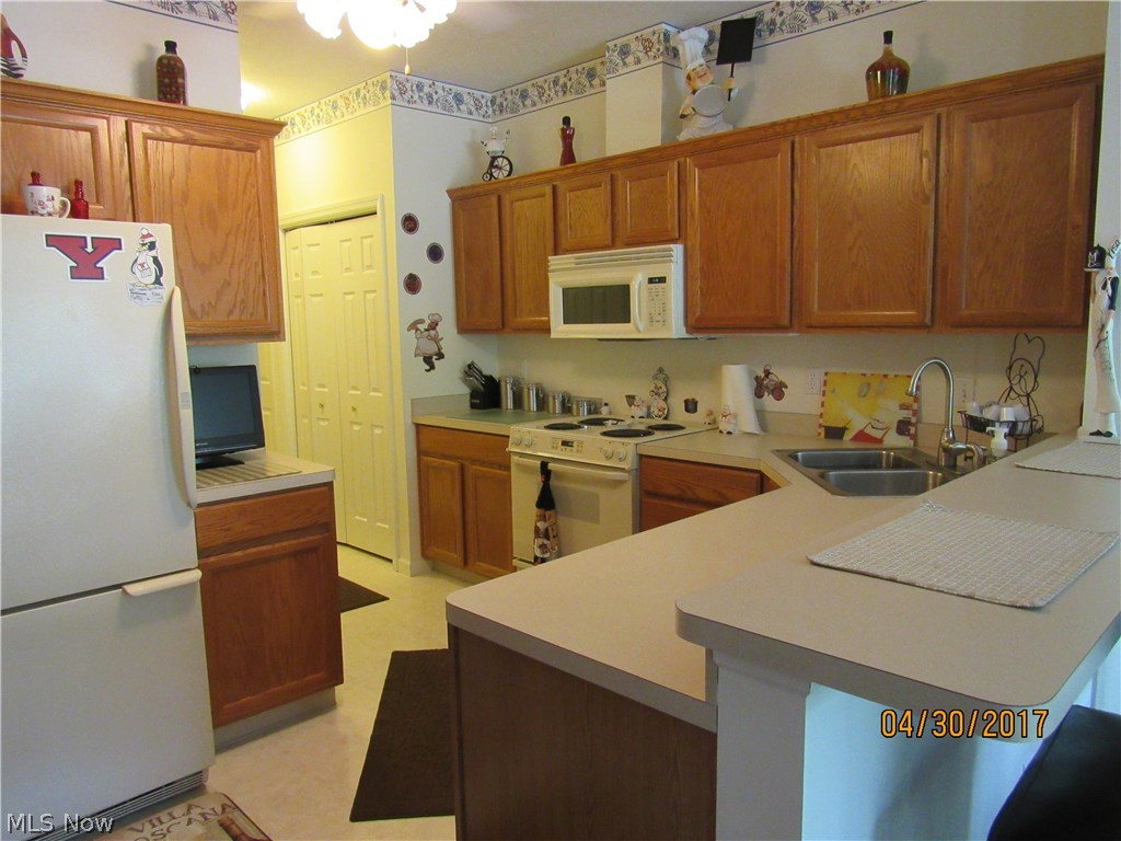 Cross Creek Condo - Residential