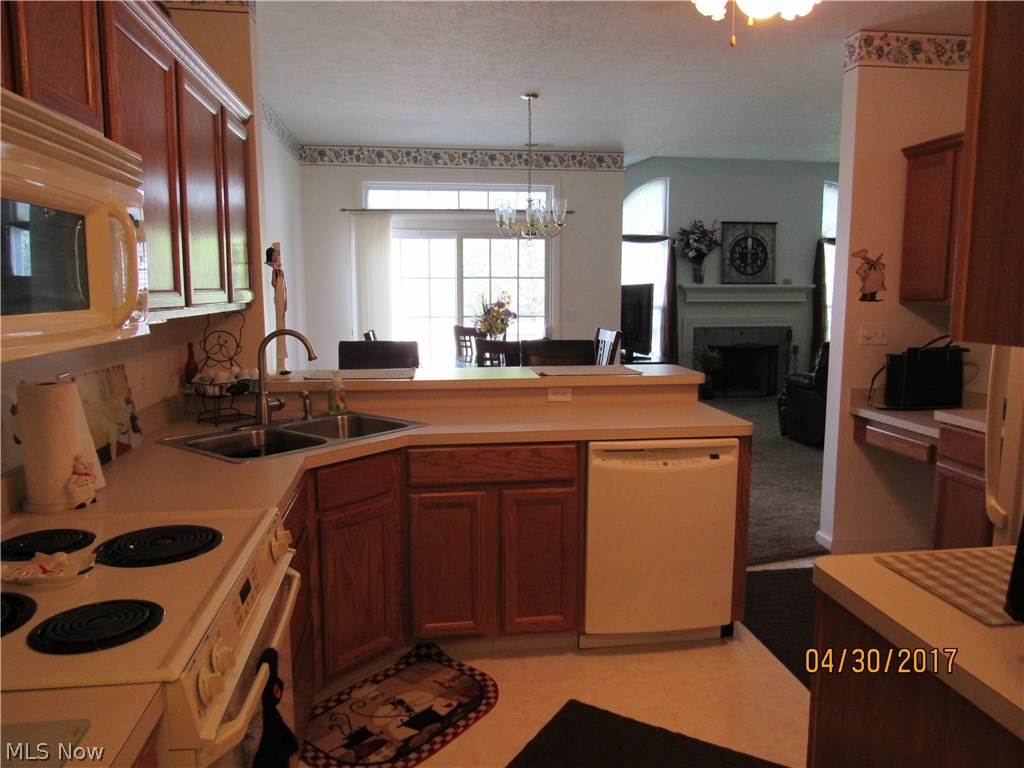 Cross Creek Condo - Residential