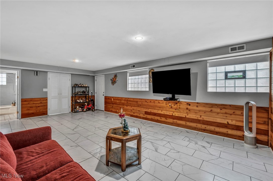 Charring Cross Meadows Ph 2 - Residential