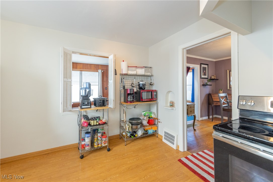 2181 Wyandotte Avenue, Lakewood, Ohio image 11