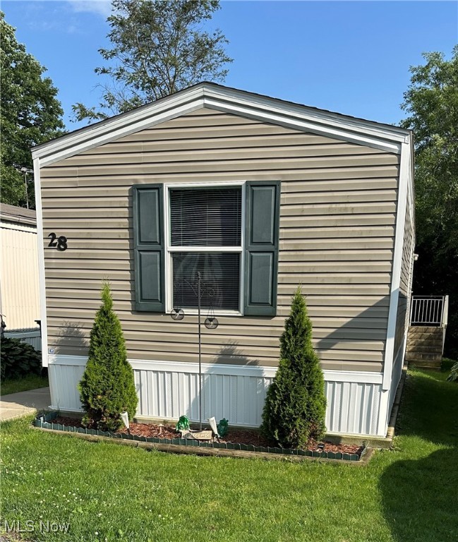 28 E Buddy Street, New Franklin, Ohio image 1