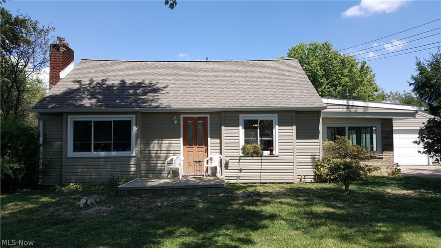 This house is amazing open floor plan first floor bedroom and newly renovated in 2012 and 2013. It is the closest thing you will find to new construction. Newer roof, siding, windows, kitchen (including cabinets, counter tops, lighting and appliances) bathroom, central air. The septic is on a permit which was renewed in 2016 by TCHD. Garage is heated with gas. Yard is large and private and wrapped with a large field. Bedrooms up are large with a full bath and new carpet. You will also find an enclosed patio / porch and a 2 car attached garage with new siding and roof. The garage also has a new gas heater.