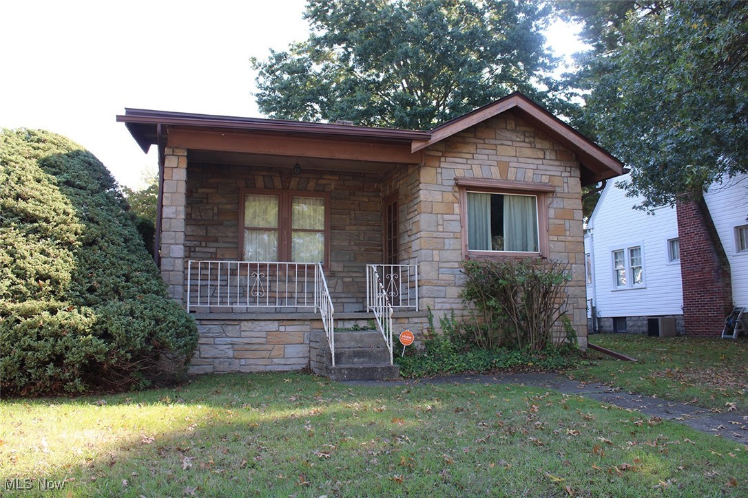 2040 Hazel Avenue, Zanesville, Ohio image 1