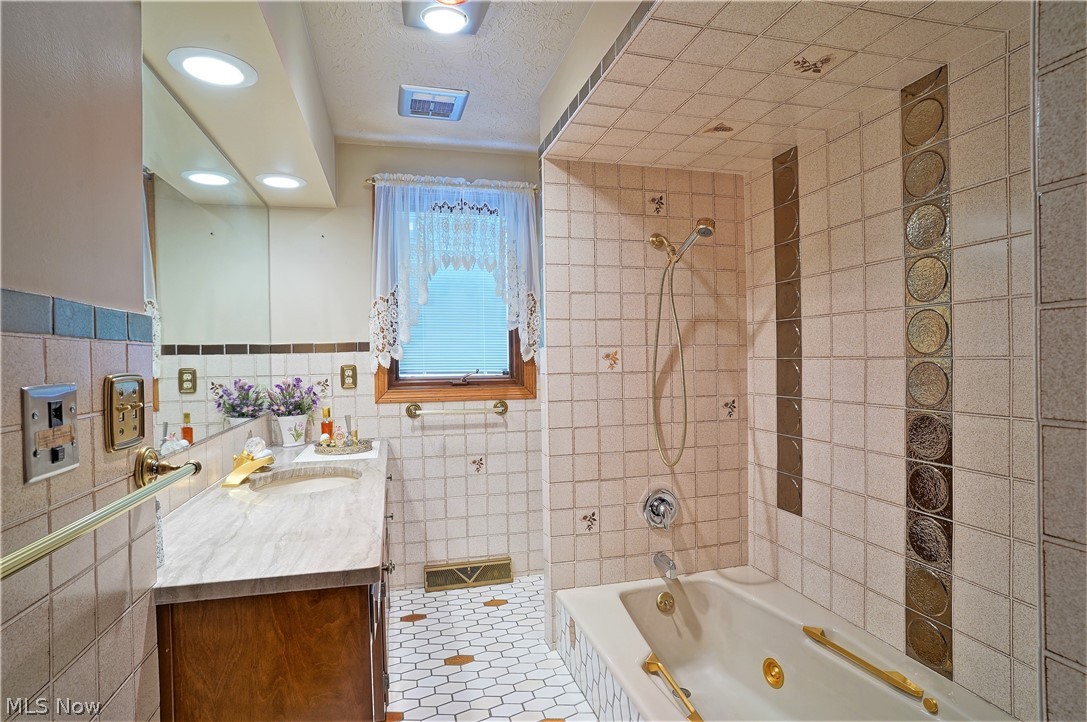 Leonard - Residential