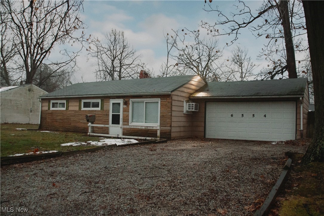 6554 Seneca Trail, Mentor, Ohio image 1