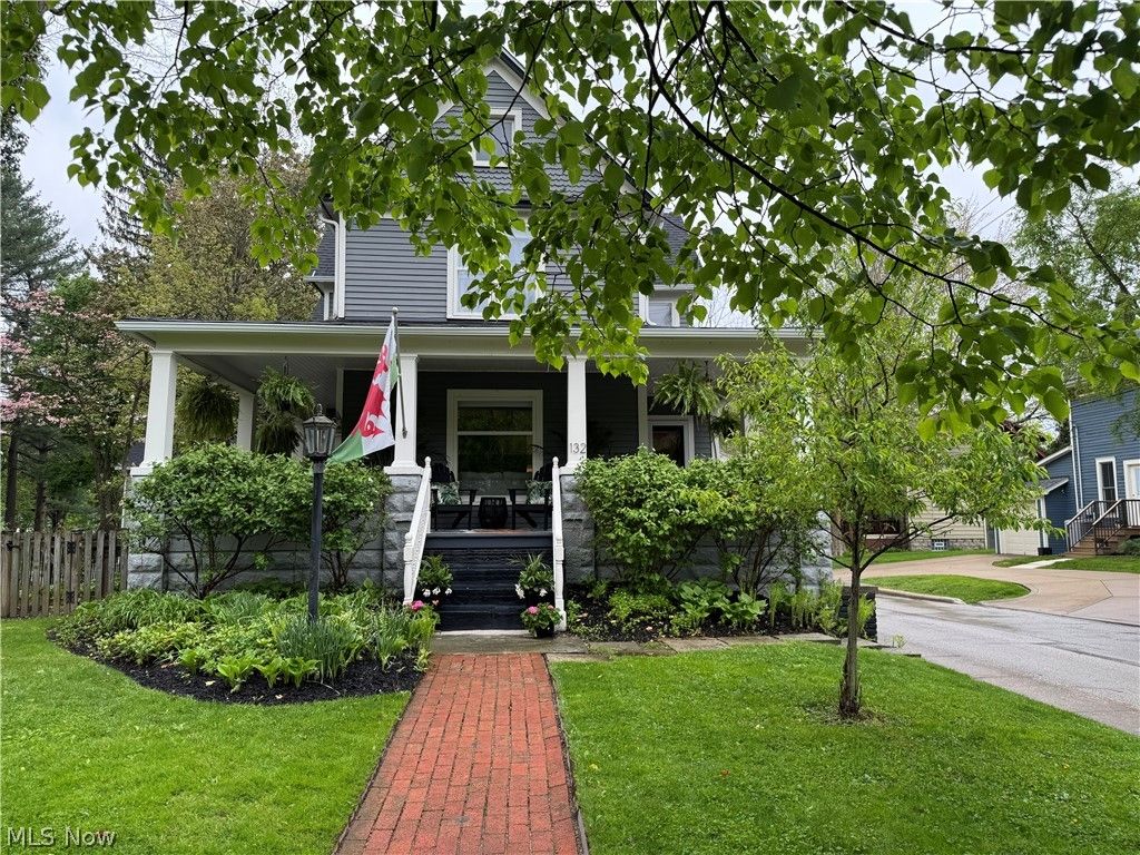 Photo of 132 South Franklin Street, OH 44022 (MLS # 5195981)