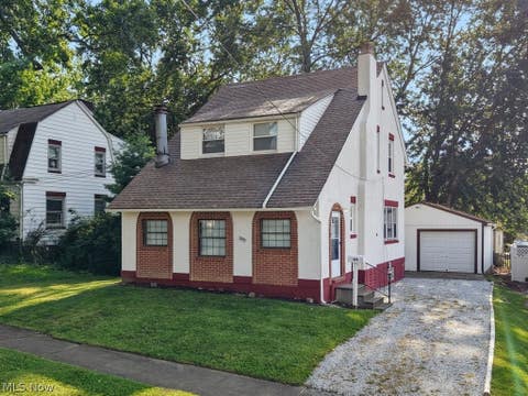 Homes For Sale - 1899 Hillside Terrace<br/> Akron, OH 44305