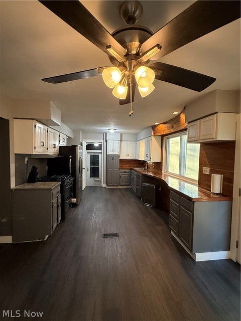 Tiny photo for 1647 Fairfax Road, Akron, OH 44313 (MLS # 5237874)