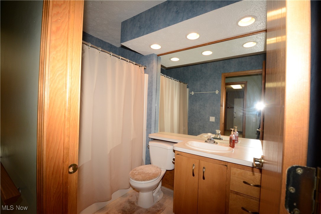 8824 Gatewood Drive, North Ridgeville, Ohio image 16