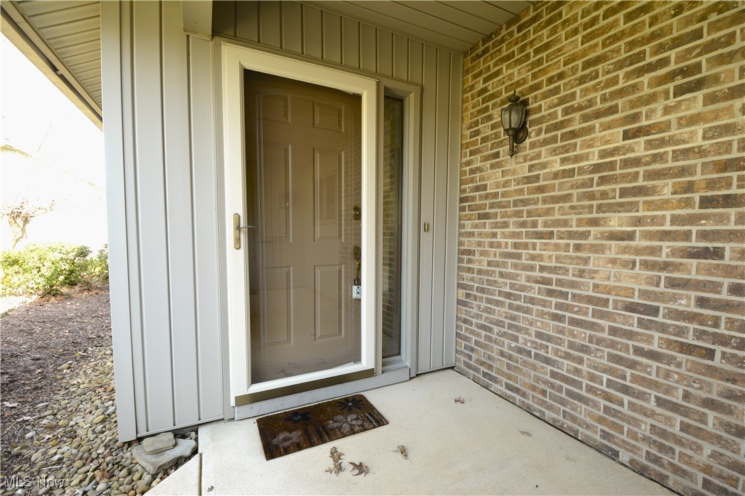 8824 Gatewood Drive, North Ridgeville, Ohio image 2