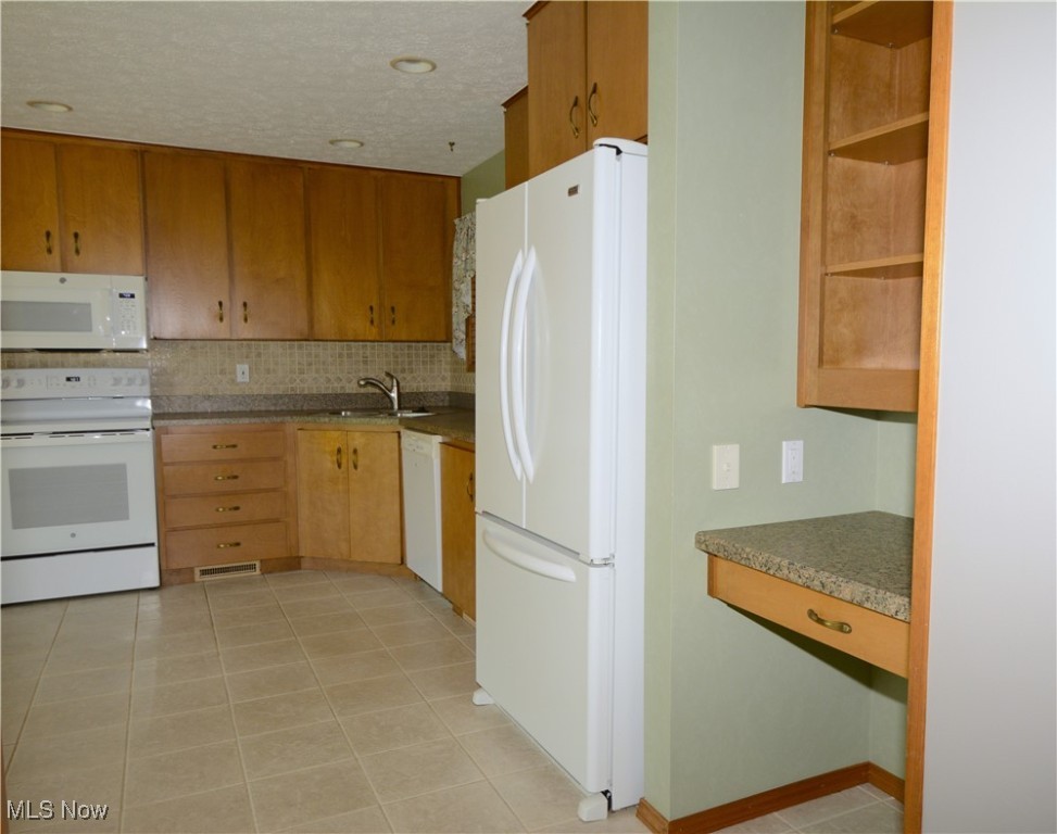 8824 Gatewood Drive, North Ridgeville, Ohio image 10