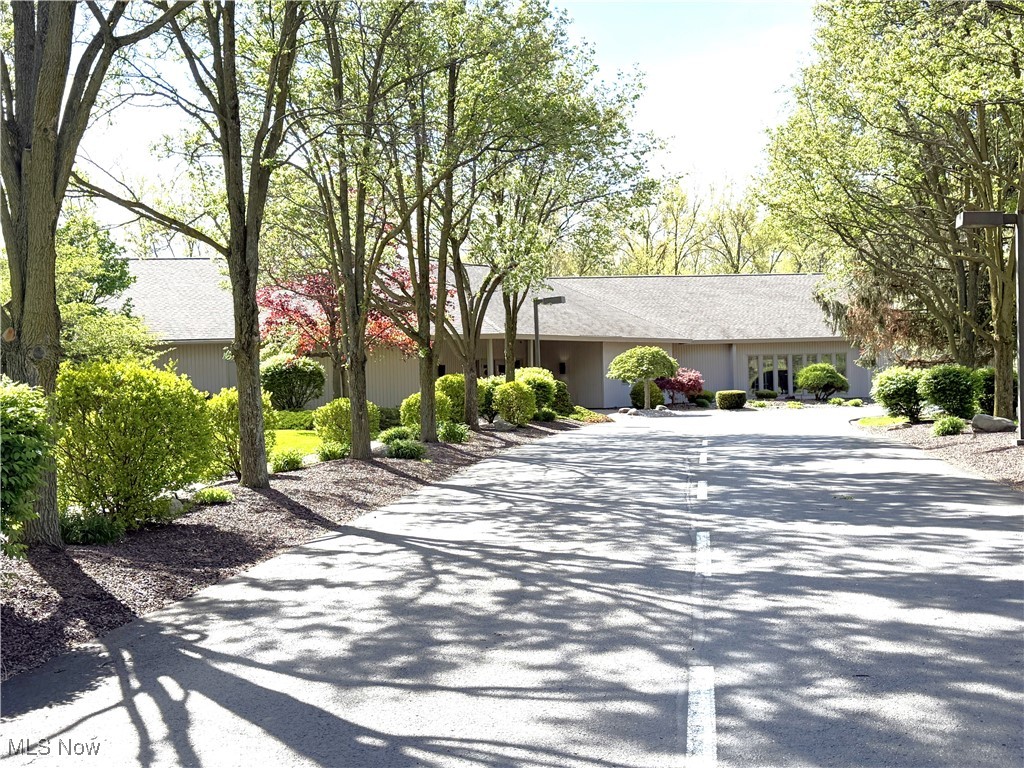 8824 Gatewood Drive, North Ridgeville, Ohio image 43