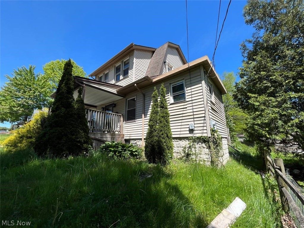 Photo of 94 Beechwood Drive, Youngstown, OH 44512 (MLS # 5211280)