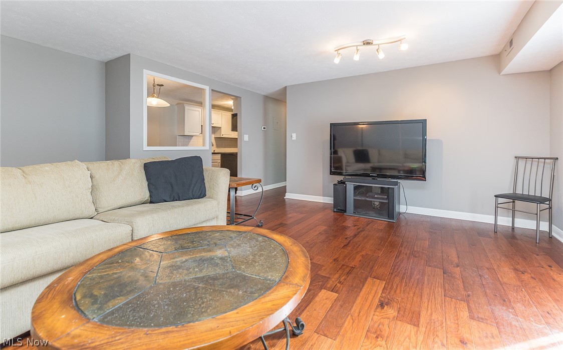 Sunrise Cove Condo 04 - Residential