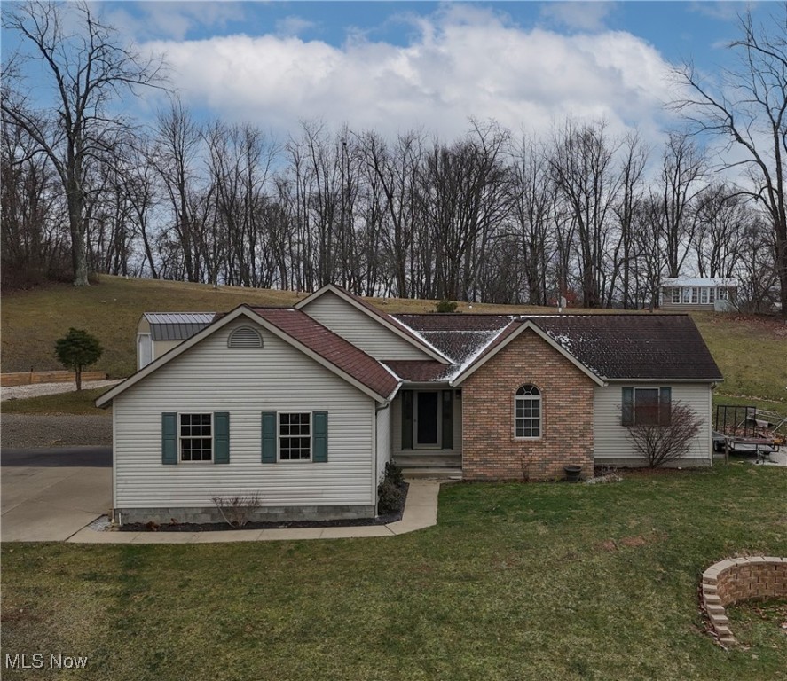 431 Scott Drive, Newcomerstown, Ohio image 1