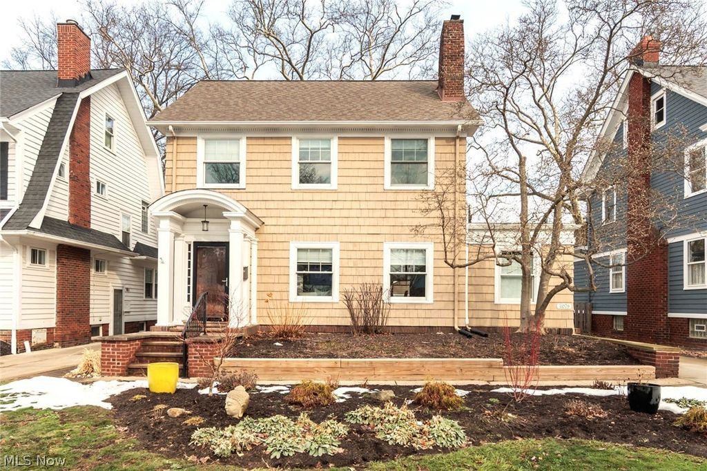 Photo of 3079 Scarborough Road, Cleveland Heights, OH 44118 (MLS # 5187361)