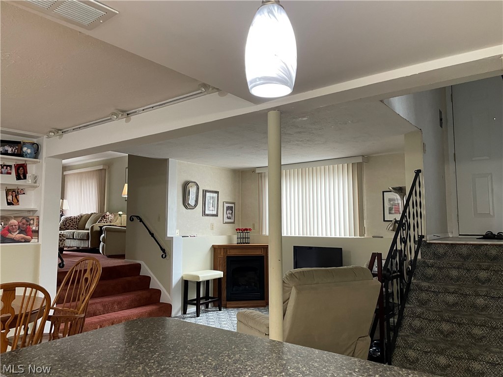 Wyles Bros Bldg Cos Kempton - Residential