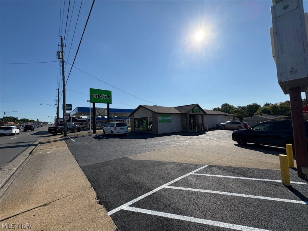 2347 Maple-rear Avenue
