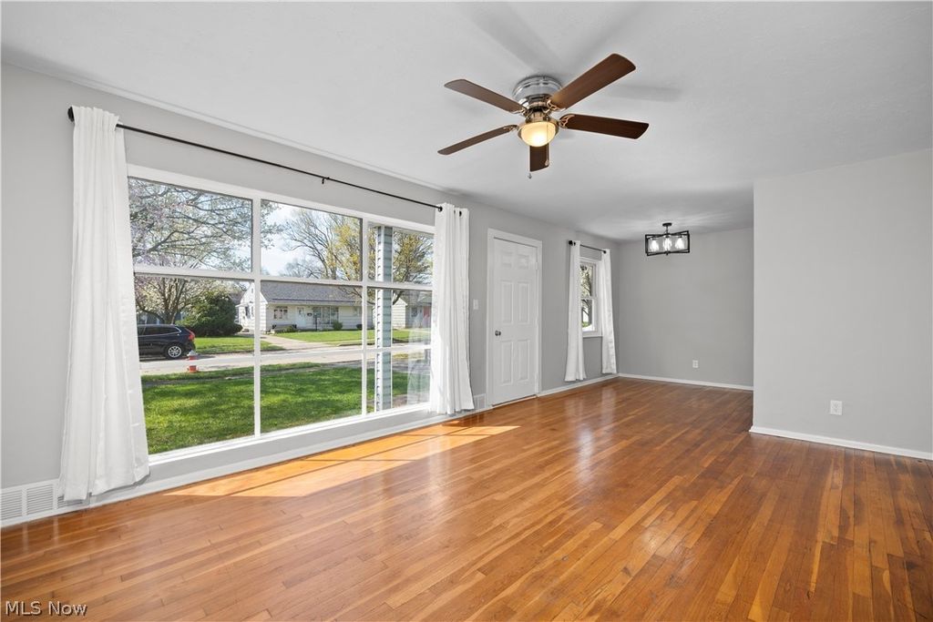 Photo of 13704 Elsetta Avenue, Cleveland, OH 44135 (MLS # 5200281)