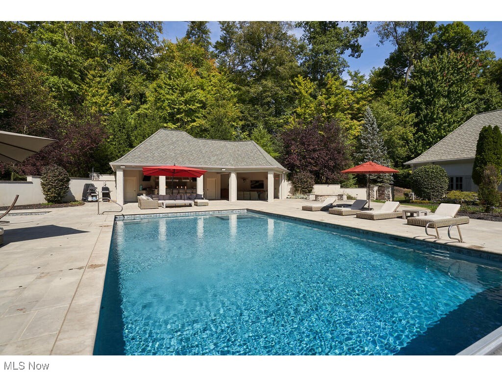 2201 Charles Lane, Bath, Ohio image 4