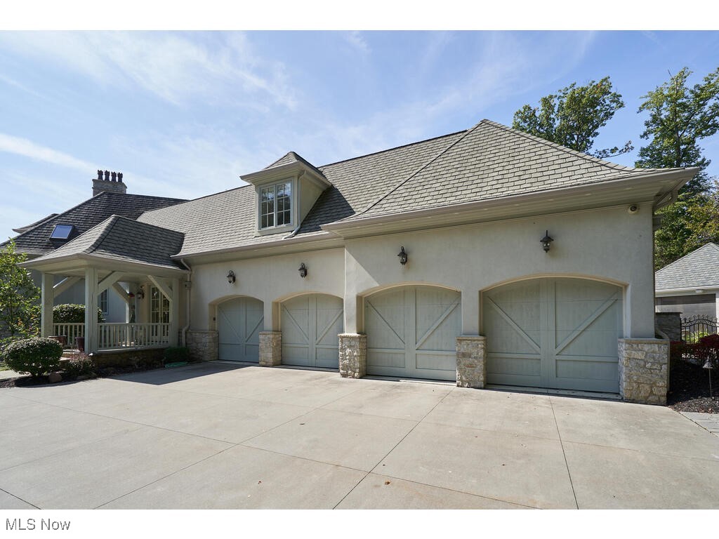 2201 Charles Lane, Bath, Ohio image 23
