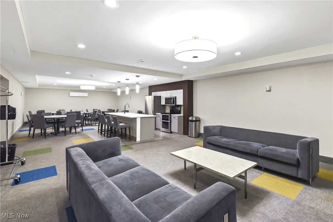 12900 Lake Avenue #127, Lakewood, Ohio image 39