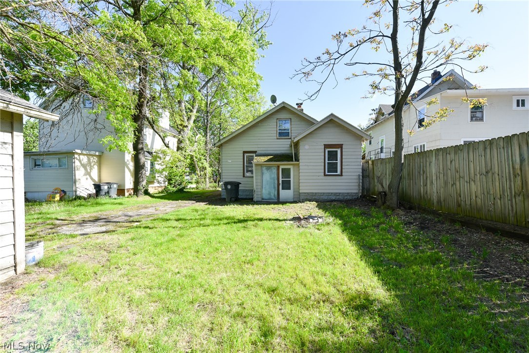 William T & Bessie Veris Sawye - Residential