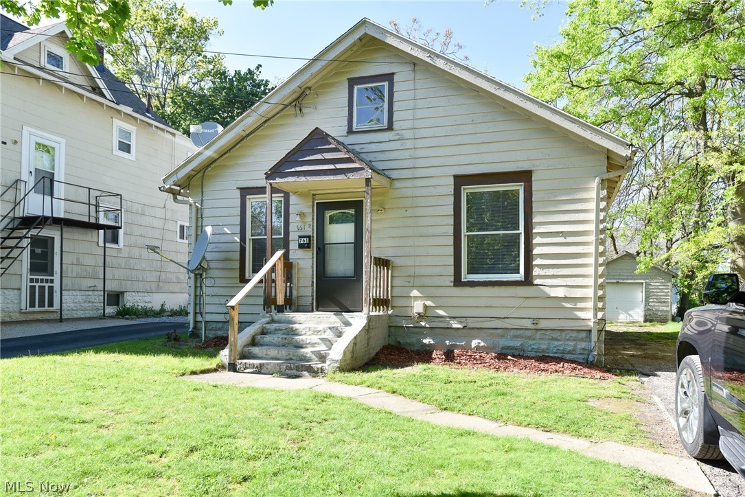 William T & Bessie Veris Sawye - Residential